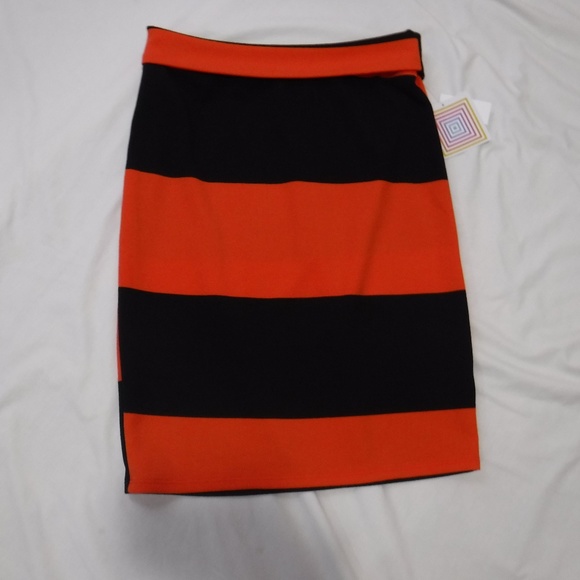 LuLaRoe Dresses & Skirts - 4/$20 LuLaRoe Skirt M Cassie Orange Black Strped